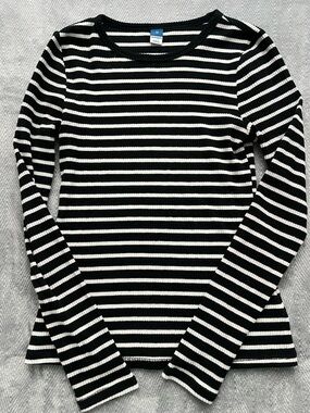 Old Navy Black and White Striped Long-Sleeve Tee